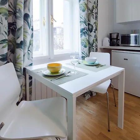 Modern Spanelska Apartment Prague